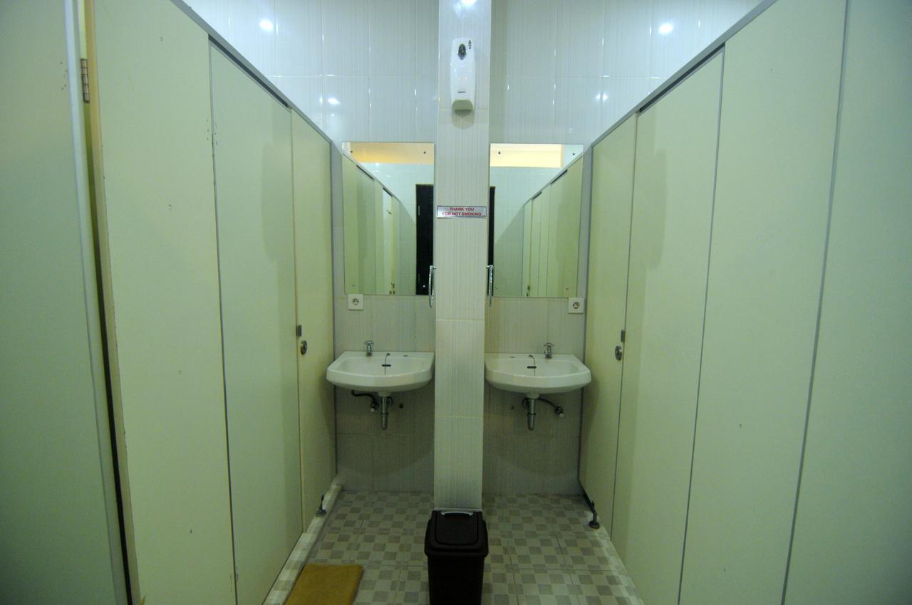 Reddoorz Hostel Near Gwk Main Gate Ungasan Zewnętrze zdjęcie