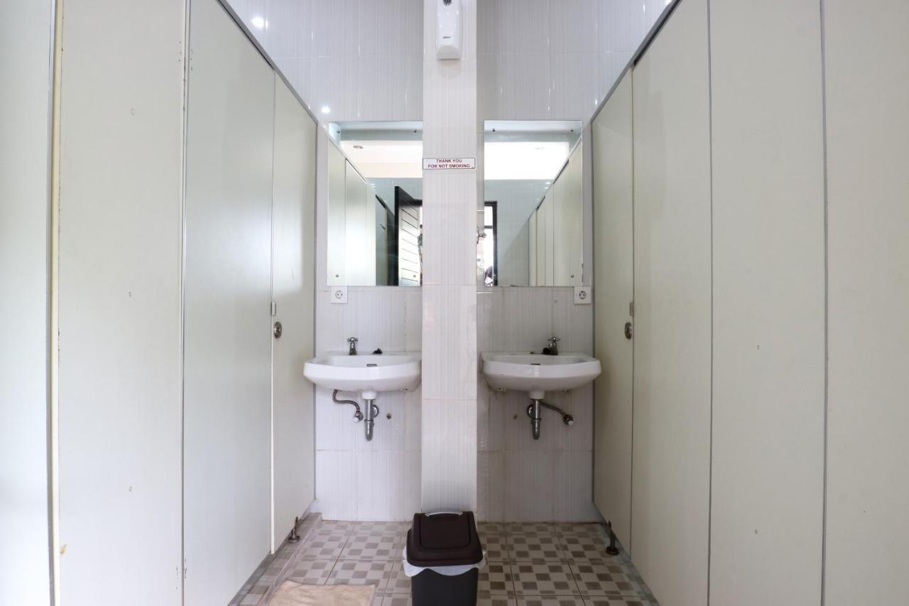 Reddoorz Hostel Near Gwk Main Gate Ungasan Zewnętrze zdjęcie